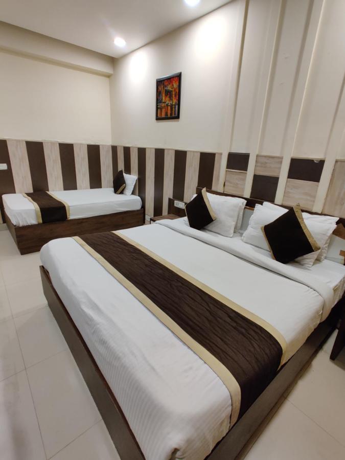 Hotel Raj Darbar - 10 Meter From Golden Temple Amritsar Zewnętrze zdjęcie
