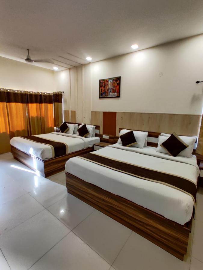 Hotel Raj Darbar - 10 Meter From Golden Temple Amritsar Zewnętrze zdjęcie