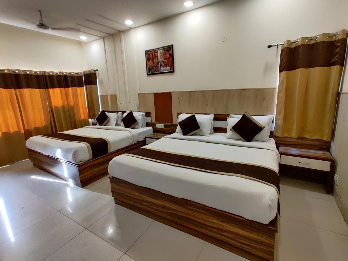 Hotel Raj Darbar - 10 Meter From Golden Temple Amritsar Zewnętrze zdjęcie