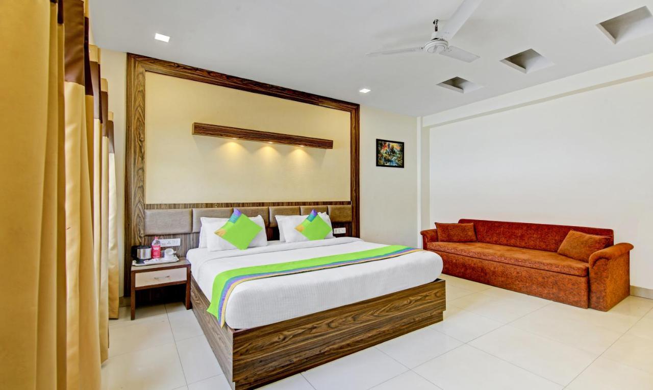 Hotel Raj Darbar - 10 Meter From Golden Temple Amritsar Zewnętrze zdjęcie