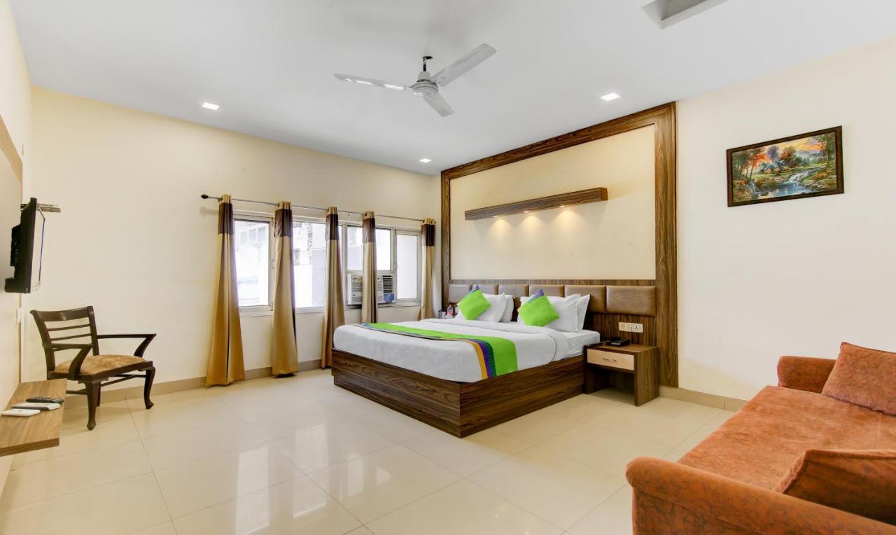 Hotel Raj Darbar - 10 Meter From Golden Temple Amritsar Zewnętrze zdjęcie