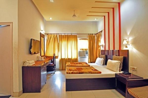 Hotel Raj Darbar - 10 Meter From Golden Temple Amritsar Zewnętrze zdjęcie